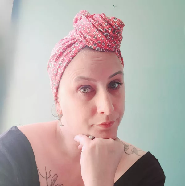 Turban Jeanne Red Flowers – Image 3
